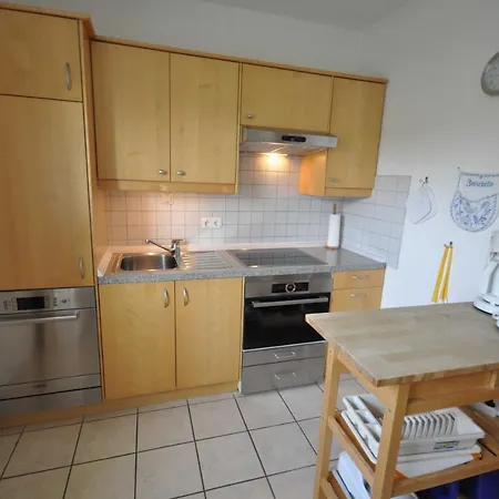 Nr 32 - Am Yachthafen * Carolinensiel