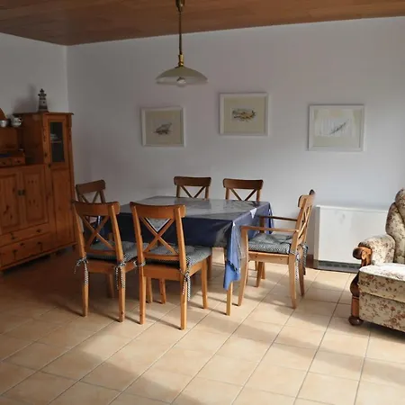 Nr 32 - Am Yachthafen