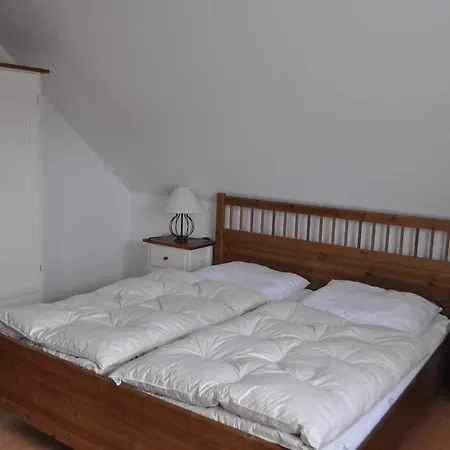 Nr 32 - Am Yachthafen *