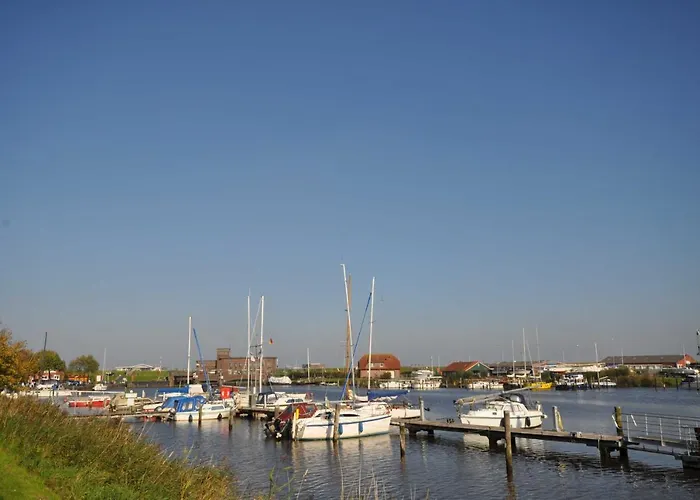 Nr 32 - Am Yachthafen Carolinensiel